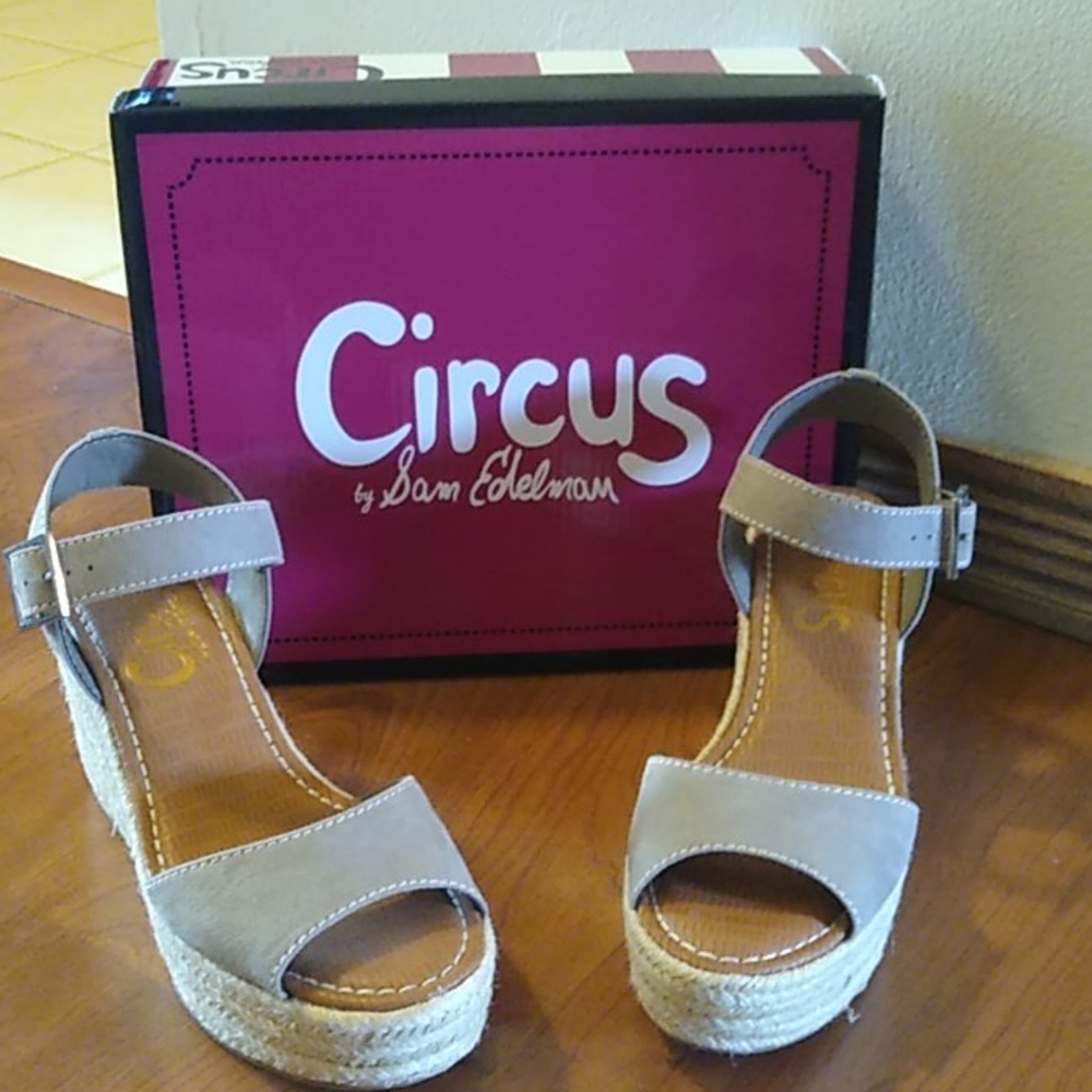 Shoes-Brand New - Picture 4 of 11